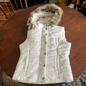 Aeropostale White Puffer Vest with fur hood
